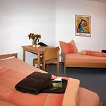Haus Venusberg Jugendbildungsstaette فندق