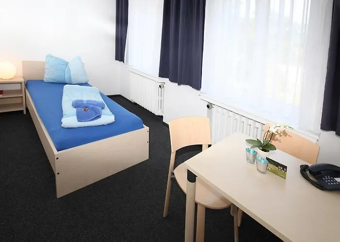 Haus Venusberg Jugendbildungsstaette Otel *